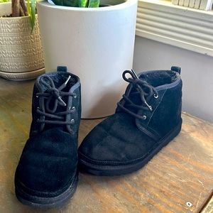 Black Uggs
